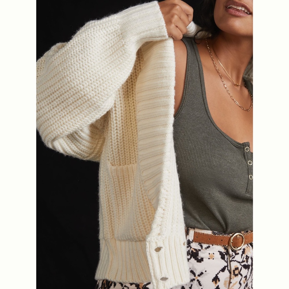 ANTHROPOLOGIE l NWOT Deep-V Cardigan